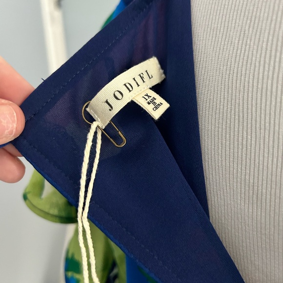 Floral Dress - Picture 4 of 6